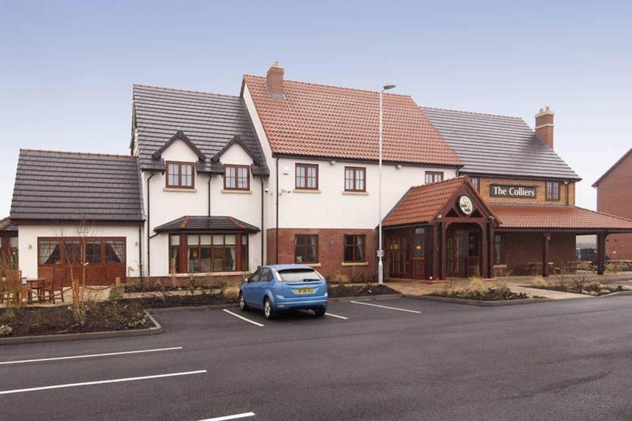 Premier Inn Rugeley Exterior foto