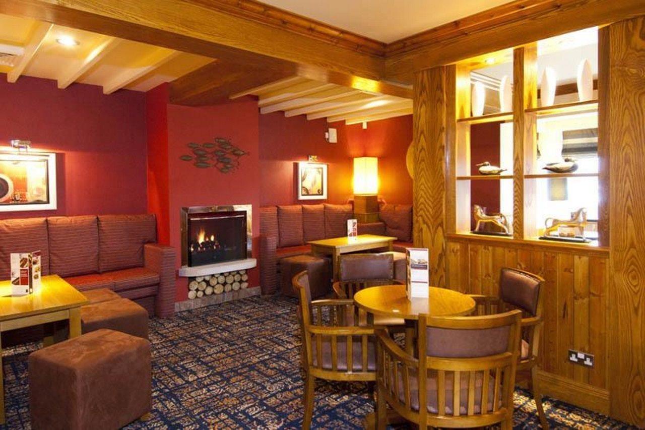 Premier Inn Rugeley Exterior foto